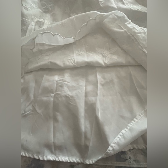 White Floral Dress - Picture 3 of 4